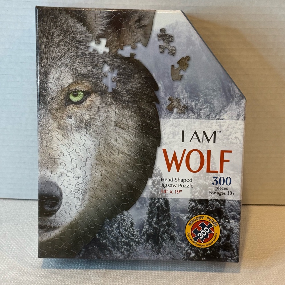 New Madd Capp I Am Wolf Head Shaped 300 Piece Jigsaw Puzzle